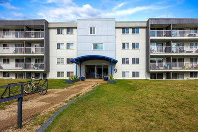 309 - 9 Clearwater Crescent