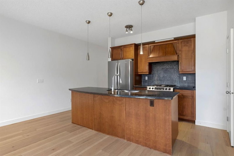 205 - 1818 14 Street SW