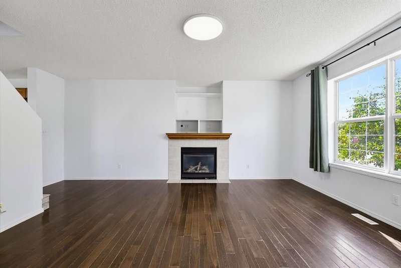 15 Coventry Link NE