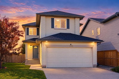 130 Somerglen Way SW