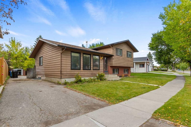 304 Whitefield Drive NE