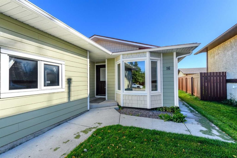 16 DEERSAXON Circle SE