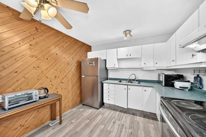 320 Abinger Crescent NE, Abbeydale — interior photo 5