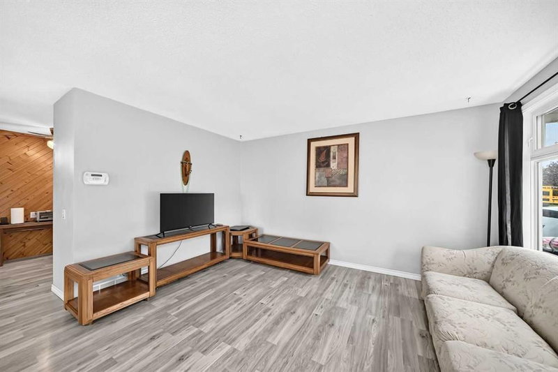 320 Abinger Crescent NE, Abbeydale — interior photo 7