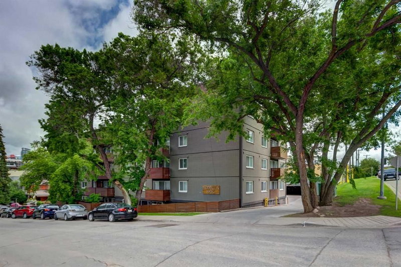 301 - 1904 10 Street SW