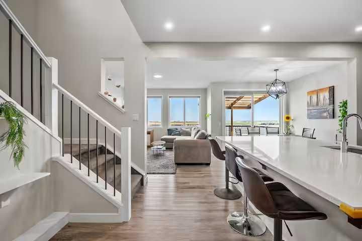 180 Howse Crescent NE, Livingston — interior photo 5