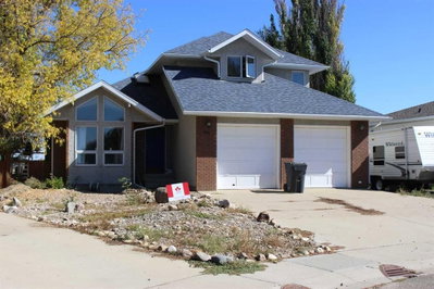 405 Maple Crescent