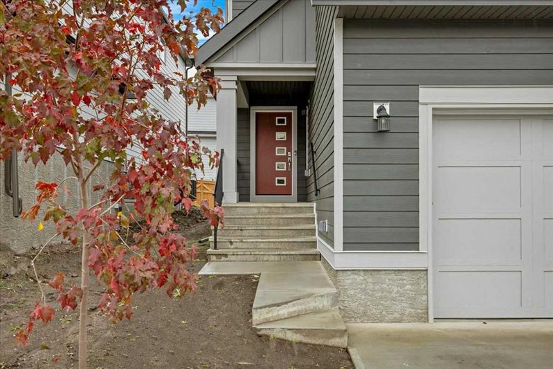 75 Versant Rise SW