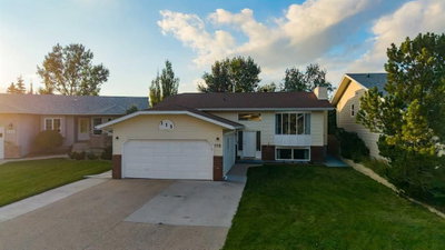 115 Mt. Crandell Cres W