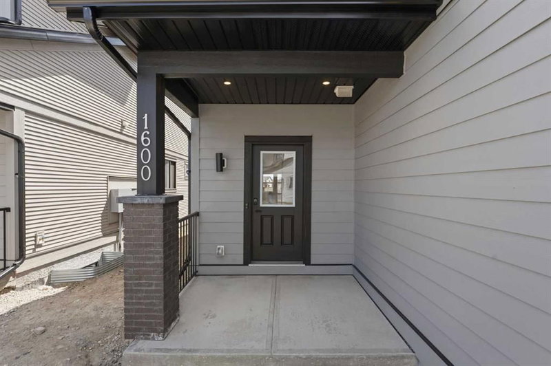 1600 - 15 Coopersfield Link SW
