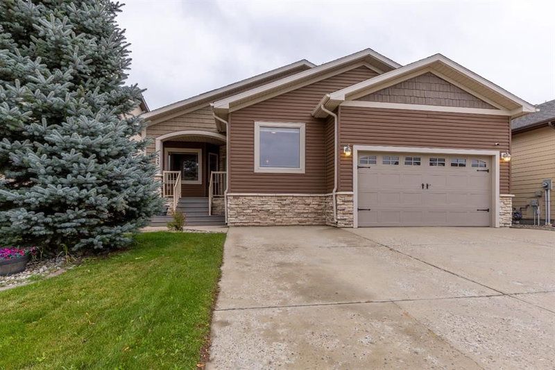 525 Edinburgh Road W
