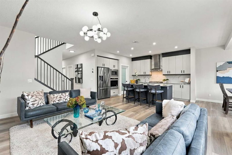 70 Creekside Avenue SW