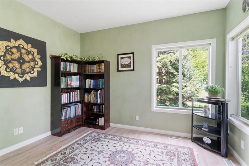 21 Royal Ridge Hill NW, Royal Oak — interior photo 7