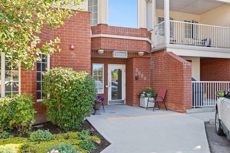 # - 3308 Sienna Park Green SW
