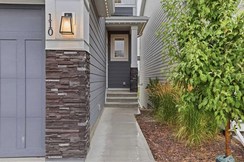 110 Rowley Way NW