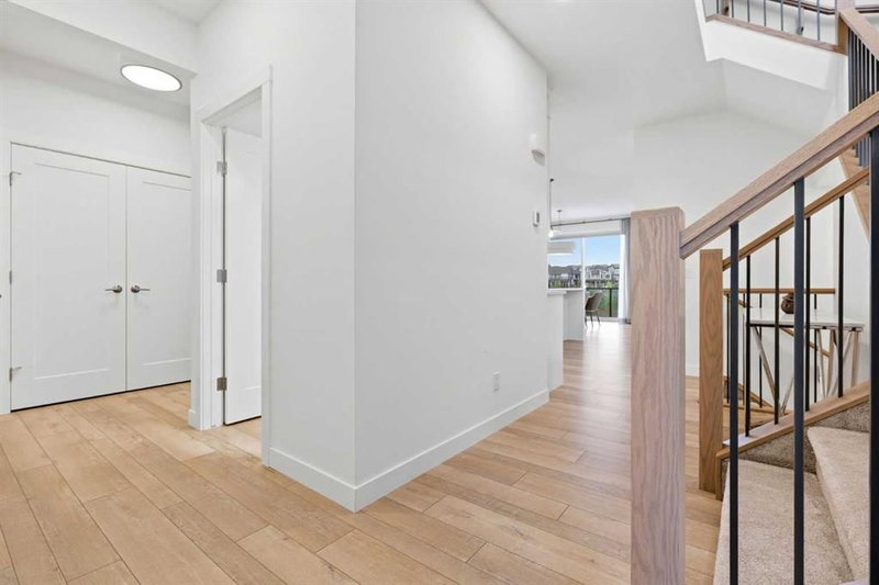 110 Rowley Way NW