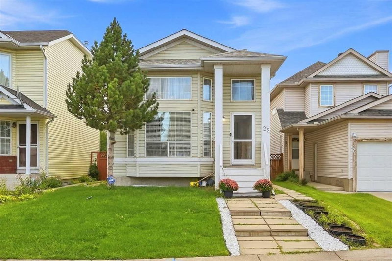 22 Anaheim Bay NE