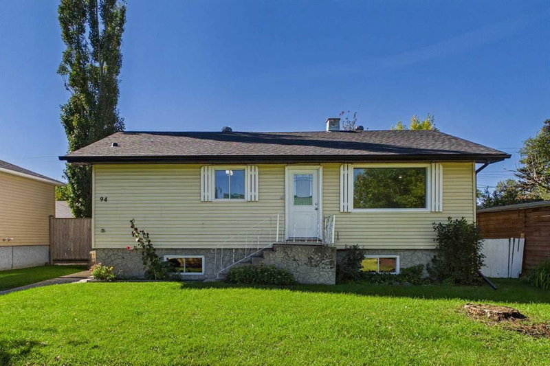 94 Lakeside Boulevard