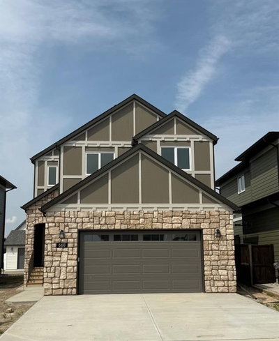 668 Devonia Road W