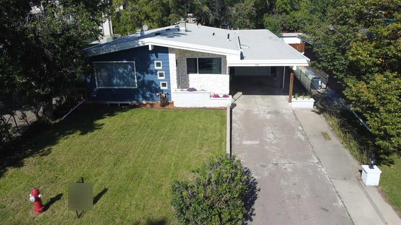 1301 17 Avenue S