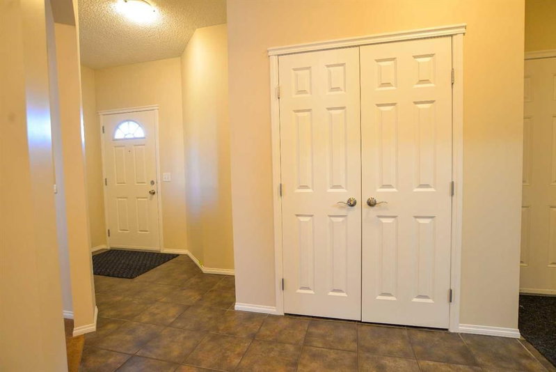 78 Tuscany Ridge Heights NW, Tuscany — interior photo