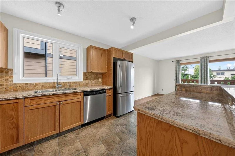 6407 34 Avenue NW, Bowness — interior photo 5