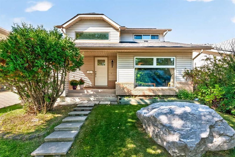 7 Woodbrook Way SW