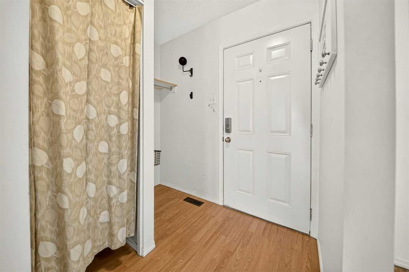 53 - 55 Lemoyne Crescent W
