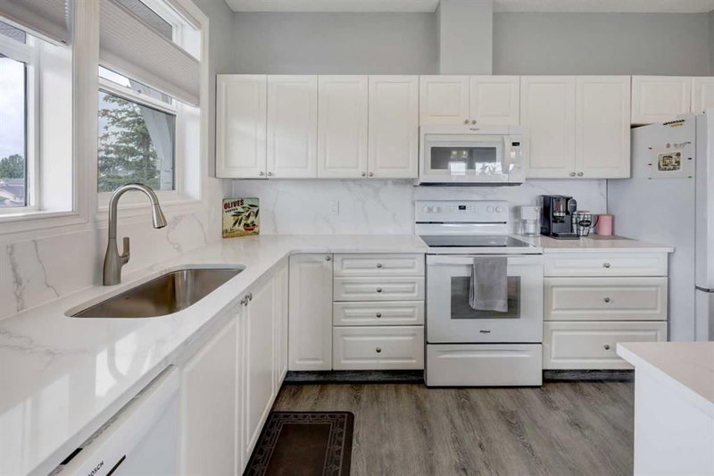 1305, 1010 Arbour Lake Road NW, Arbour Lake — interior photo
