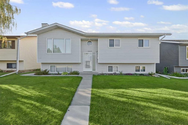 5605 43 Street Close