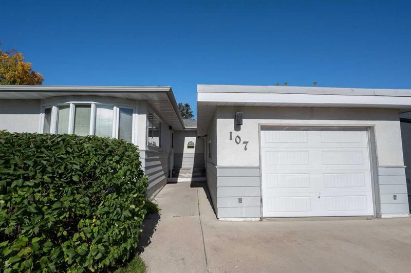 107 Hallbrook Drive SW