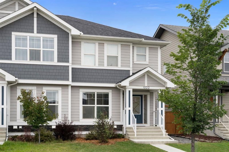 1022 Mahogany Boulevard SE