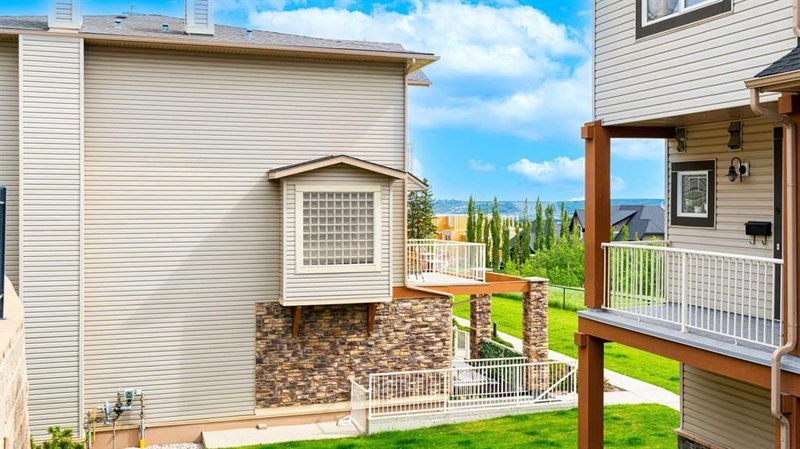 1 - 169 Rockyledge View NW