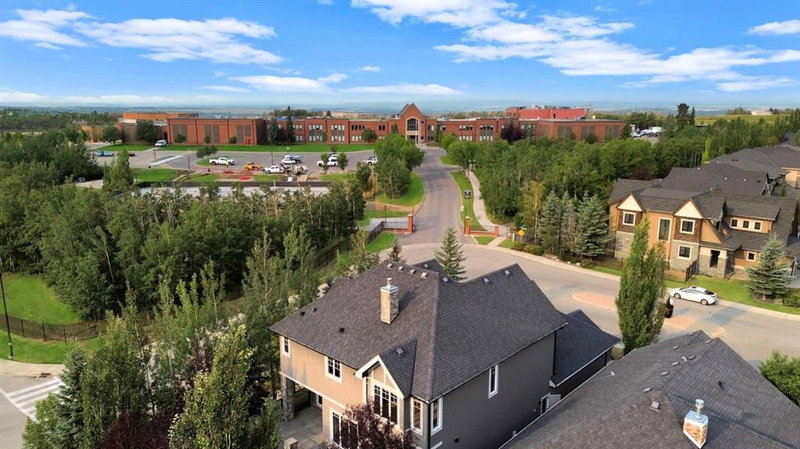 4 Aspen Cliff Close SW