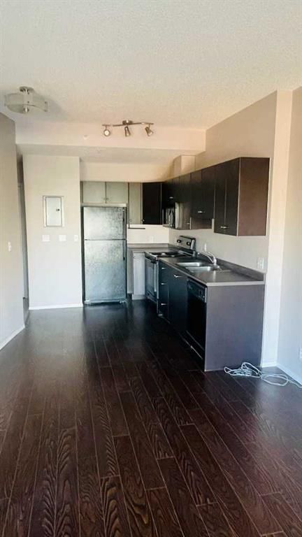 1206, 1053 10 Street SW, Beltline — interior photo