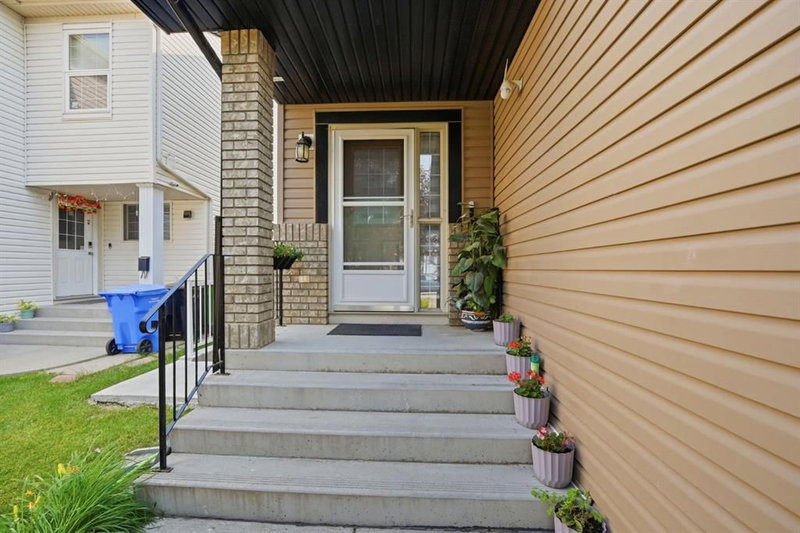 54 Saddlecreek Crescent NE, Saddle Ridge — interior photo