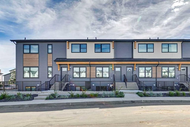 1112 - 135 Mahogany Parade SE