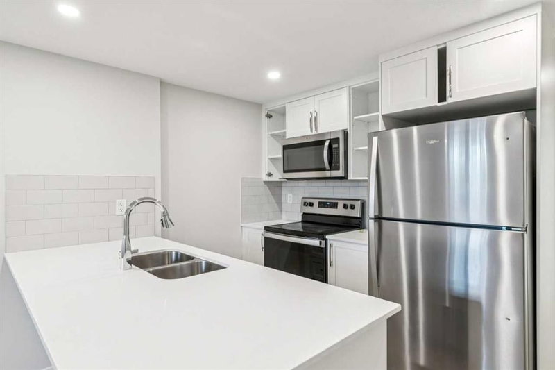 1112 - 135 Mahogany Parade SE