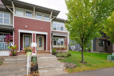 25 Marine Drive SE