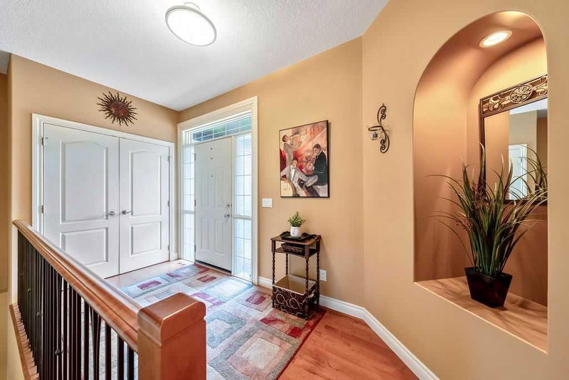 174 Arbour Vista Close NW