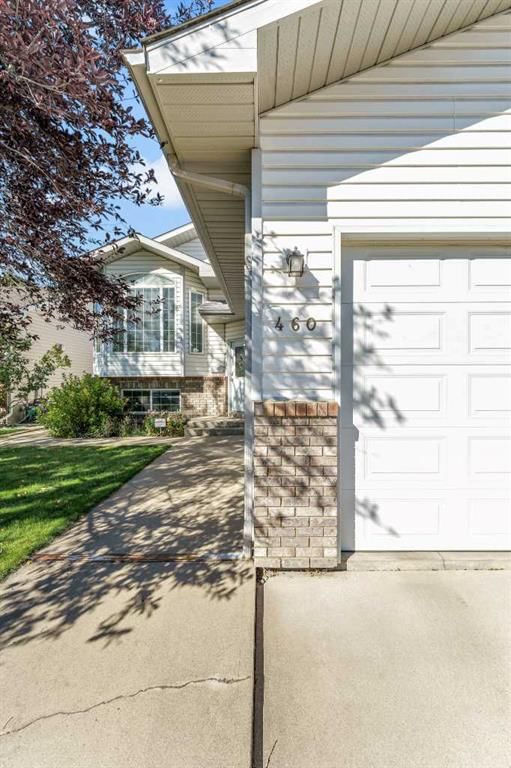 460 Spruce Way SE