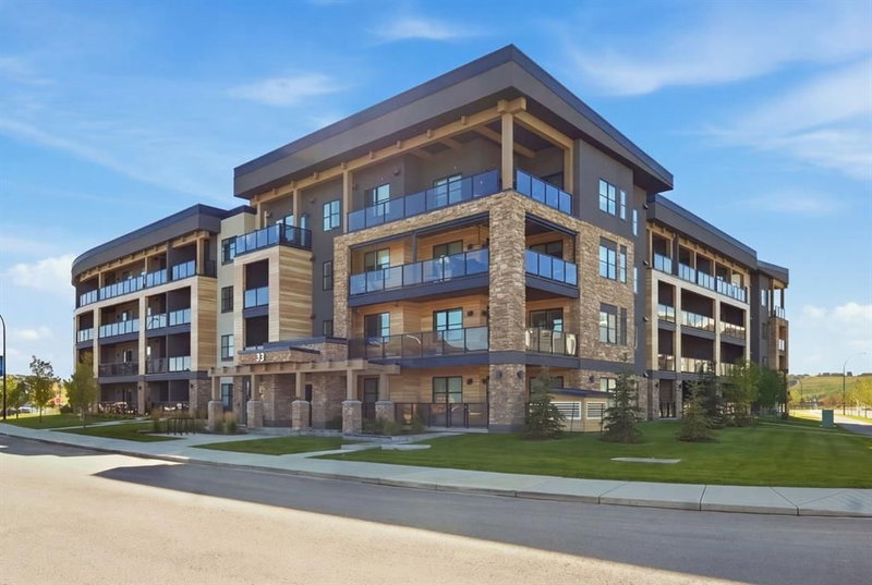 301 - 55 Wolf Hollow Crescent SE