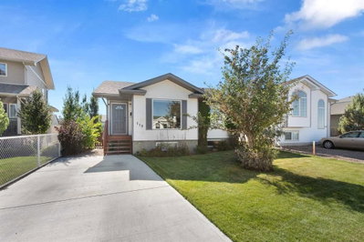 119 Hunt Crescent NE