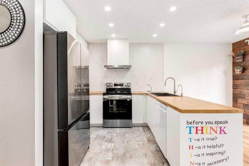 87 Royal Elm Way NW, Royal Oak — interior photo 6