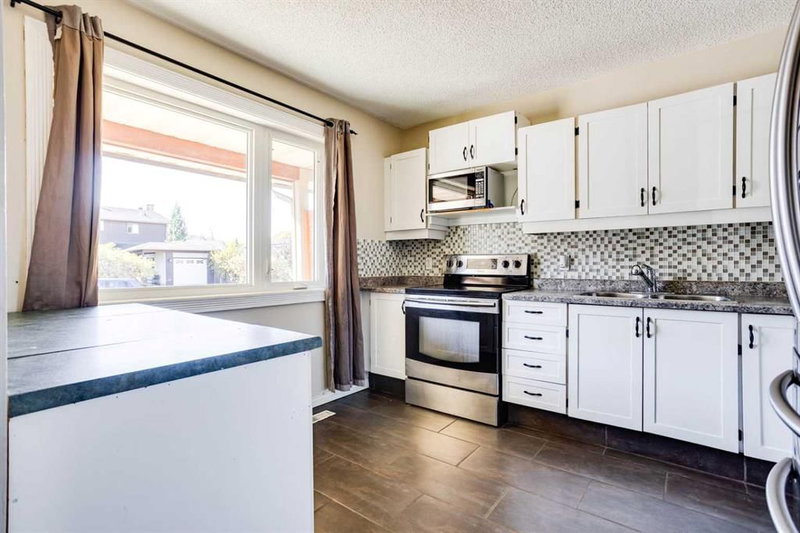 135 Grayling Crescent