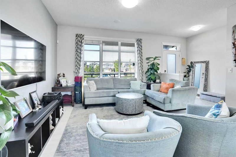 215 Savanna Parade NE, Saddle Ridge — interior photo