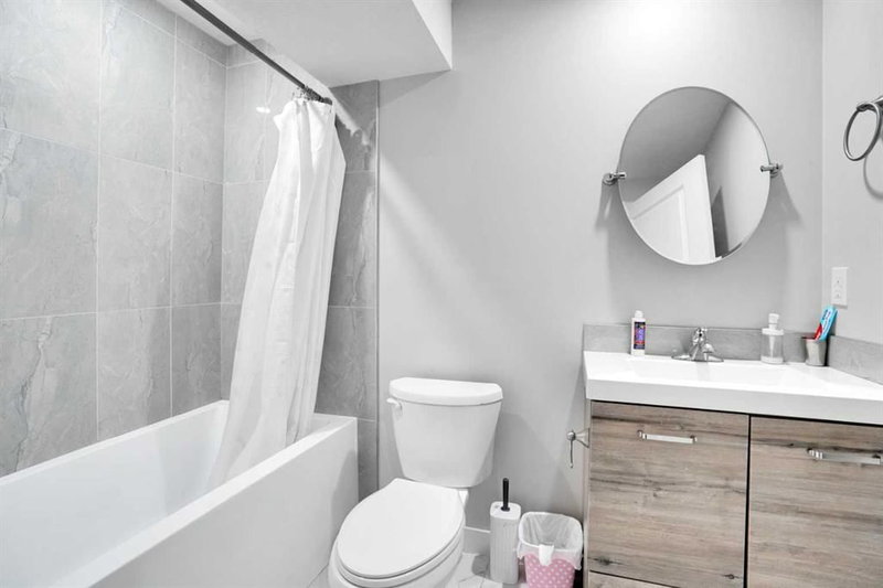 215 Savanna Parade NE, Saddle Ridge — interior photo 7