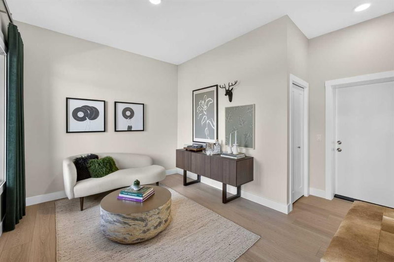 712 Sovereign Common SW