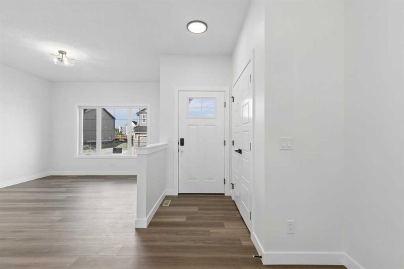 463 Buffaloberry Manor SE