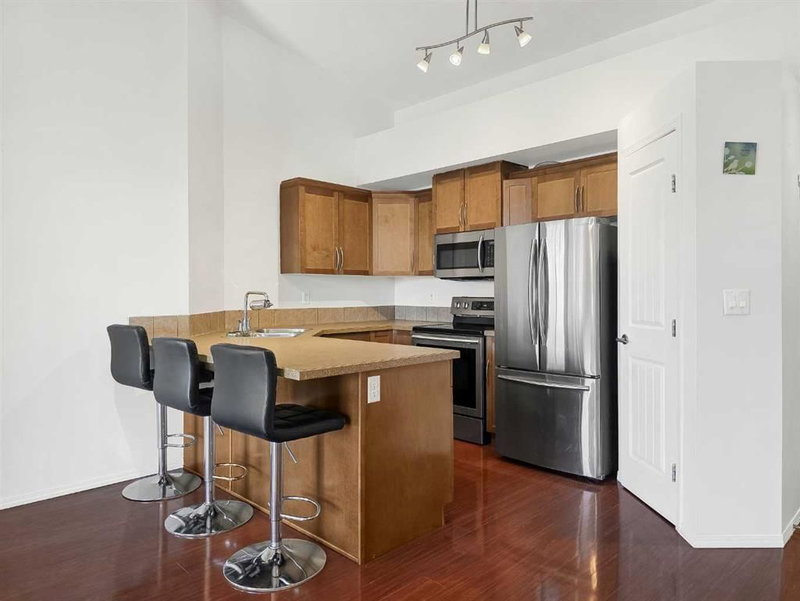 402 - 160 Moberly Road